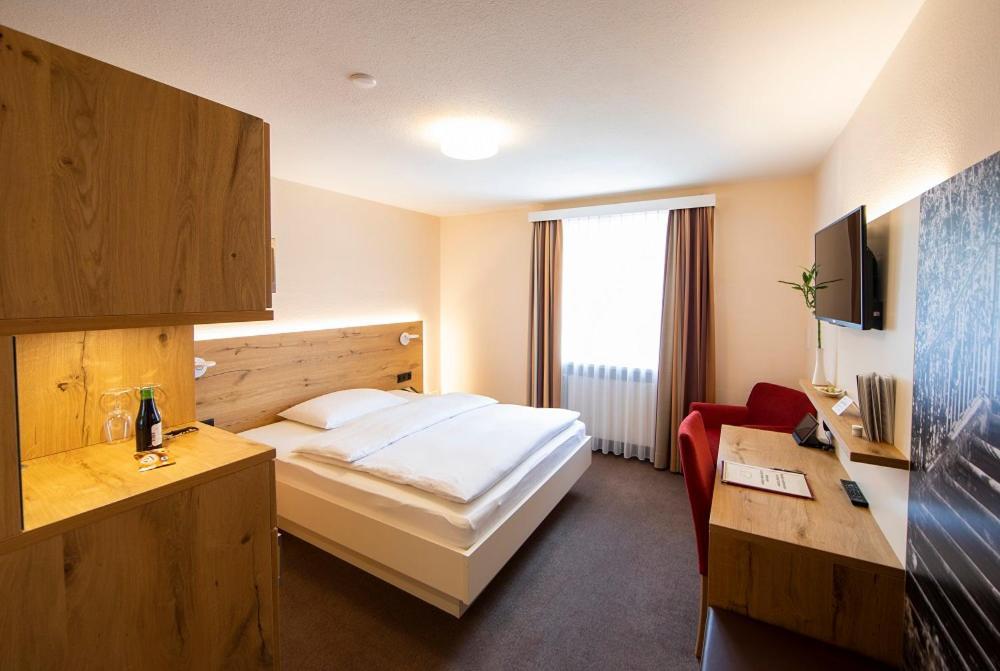 Ochsen Lenzburg Hotel Bagian luar foto