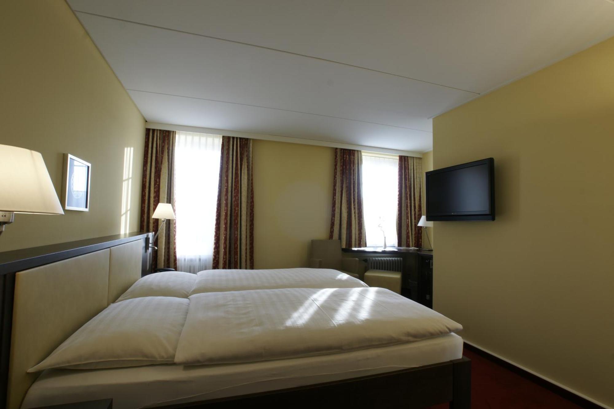 Ochsen Lenzburg Hotel Bagian luar foto