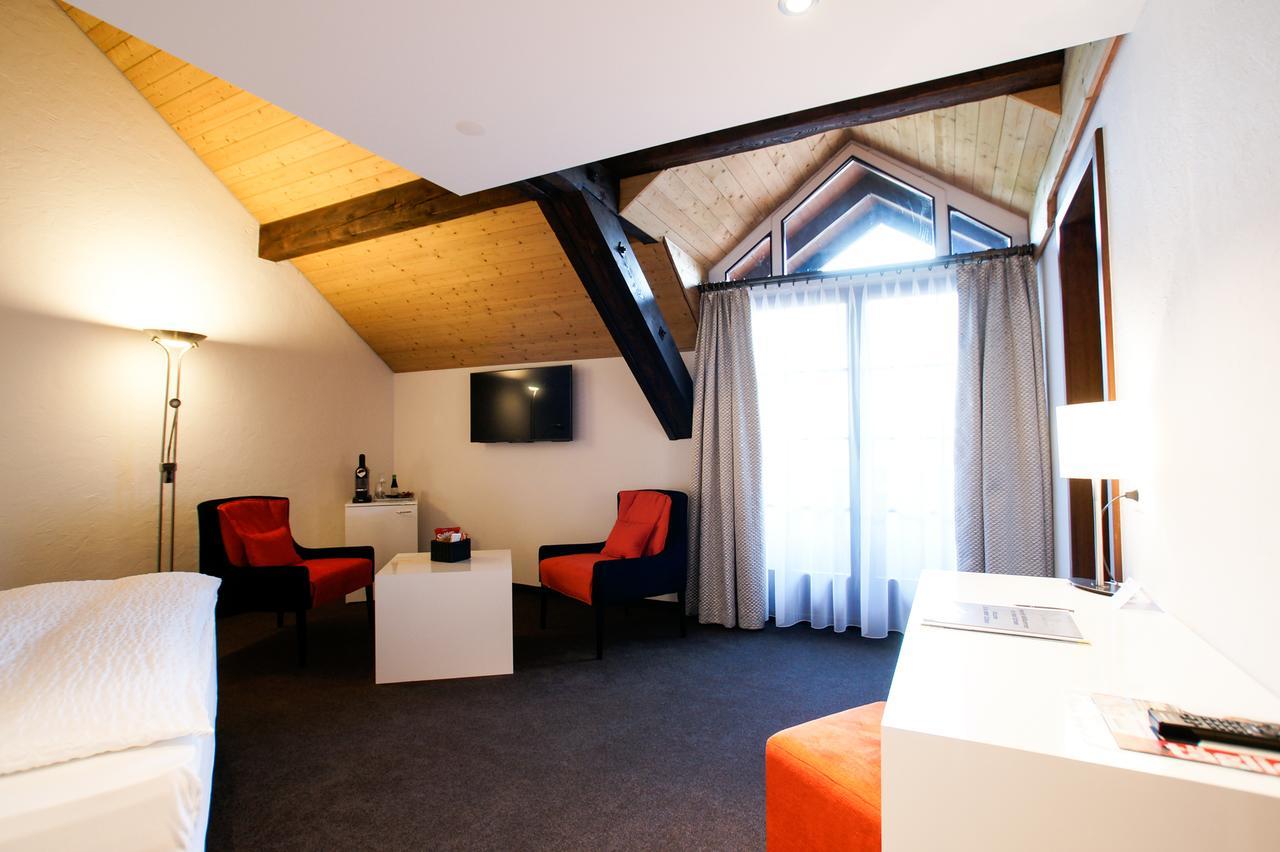 Ochsen Lenzburg Hotel Bagian luar foto